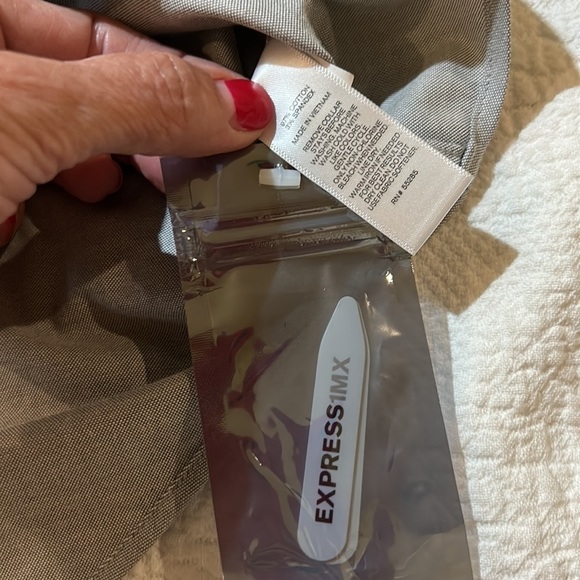 Express 1M X button front shirt. NWT. Medium - Picture 7 of 8